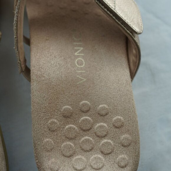 NWOT Vionic Gold Metallic Crisscross Slide Sandals Orthotic Support Womens 9 - Picture 6 of 10